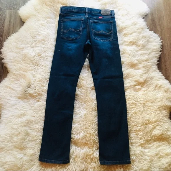 Wrangler’s Men’s Distressed Slim Straight Dark Wash Jeans - Picture 2 of 4
